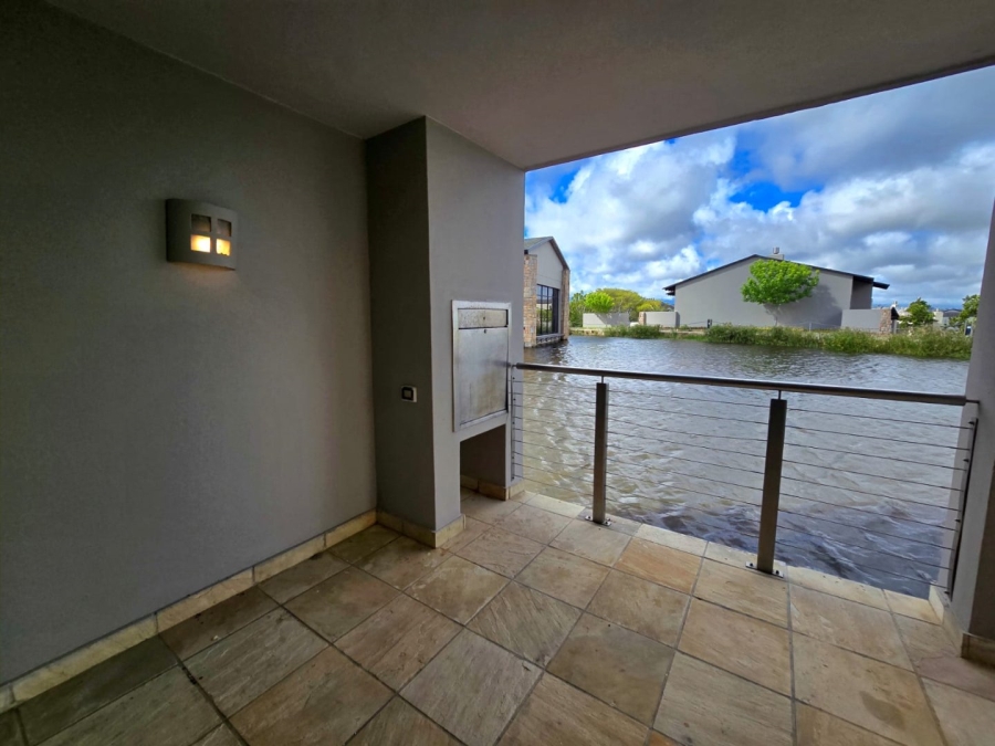 To Let 2 Bedroom Property for Rent in Oubaai Western Cape